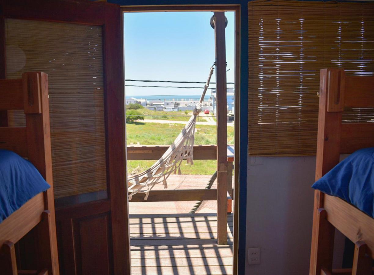Mar De Fondo Hostel Punta Del Diablo Bagian luar foto